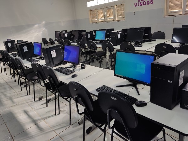 Seduc Promove Revitalização De Laboratórios De Informática Nas Escolas 