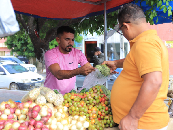 Frutas típicas são destaque na Feira da Agricultura Familiar em Juazeiro do Norte